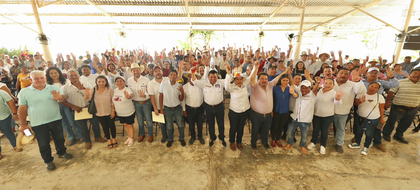 En Balancán se tecnificará el campo para que sea granero del país y una opción de los jóvenes, anuncia Javier May